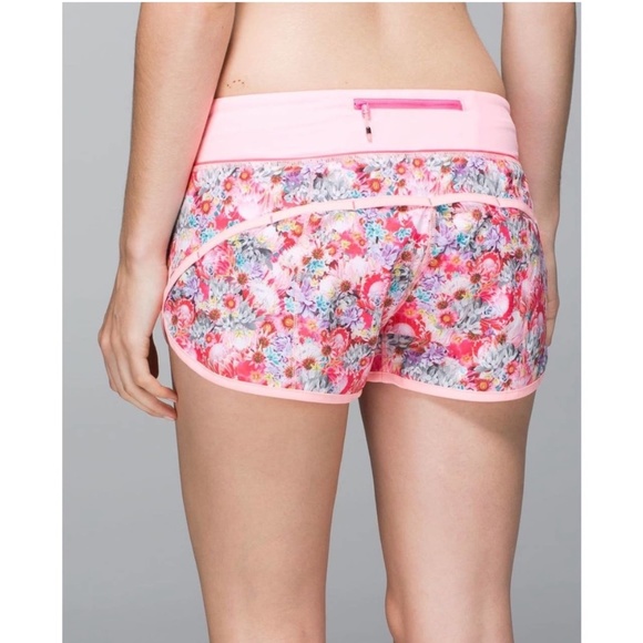 Lululemon Flowabunga Speed Shorts Pink Floral Size 4. 2.5 inseam - Picture 2 of 7